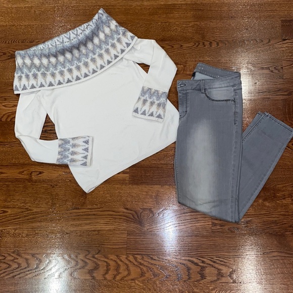 Black House White Market Off the Shoulder Sweater - Picture 1 of 8